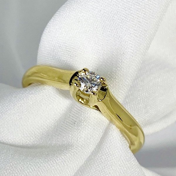 Briliantový prsteň